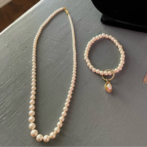 Pearl Necklace & Stretch Pendant Bracelet - Picture 5 of 7